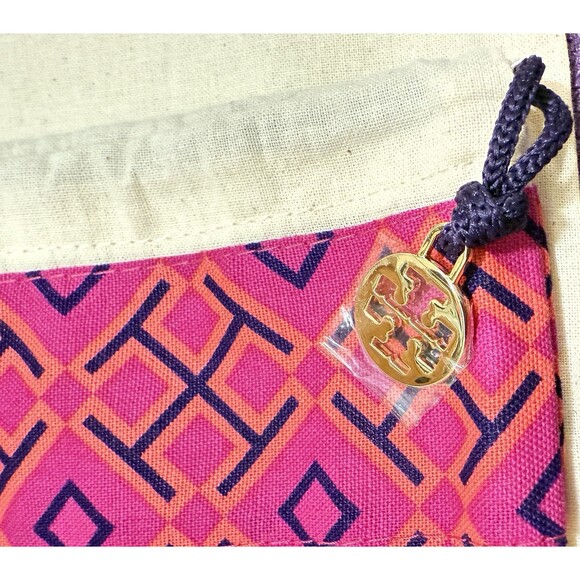 ✨ Tory Burch Ivory Dust Bag w/ Gold Logo Charm 17"x27" | Unused - Picture 4 of 4